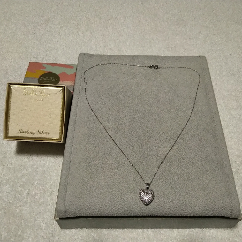 BRAND NEW Stella Rose Silver Heart Necklace